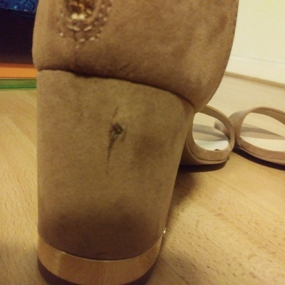 Cute nude sueded 3" sandals - Picture 5 of 7